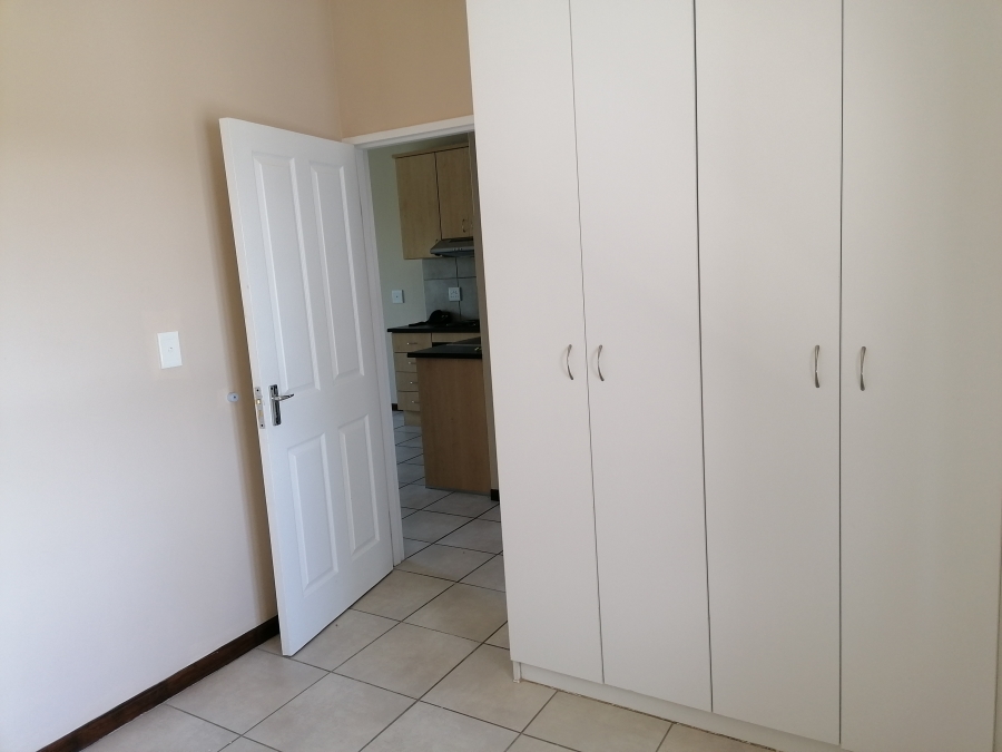 To Let 2 Bedroom Property for Rent in Buh Rein Estate Western Cape